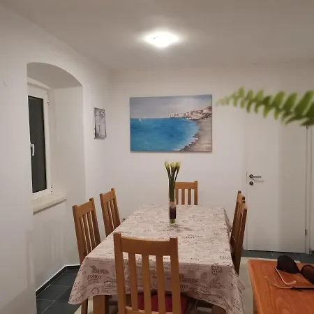 Diana Rooms&apartment *