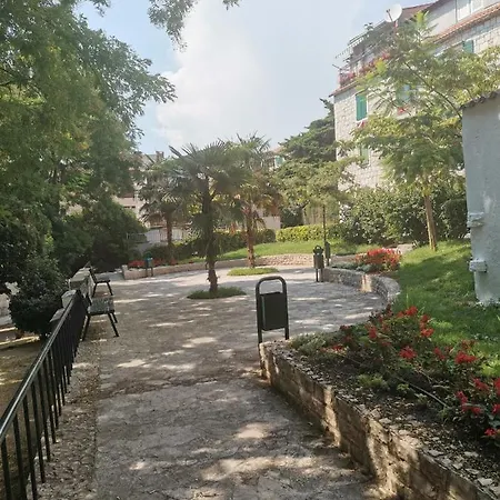 Diana Rooms&apartment Apartamento *