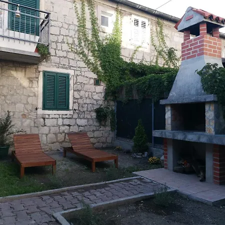 Diana Rooms&apartment *
